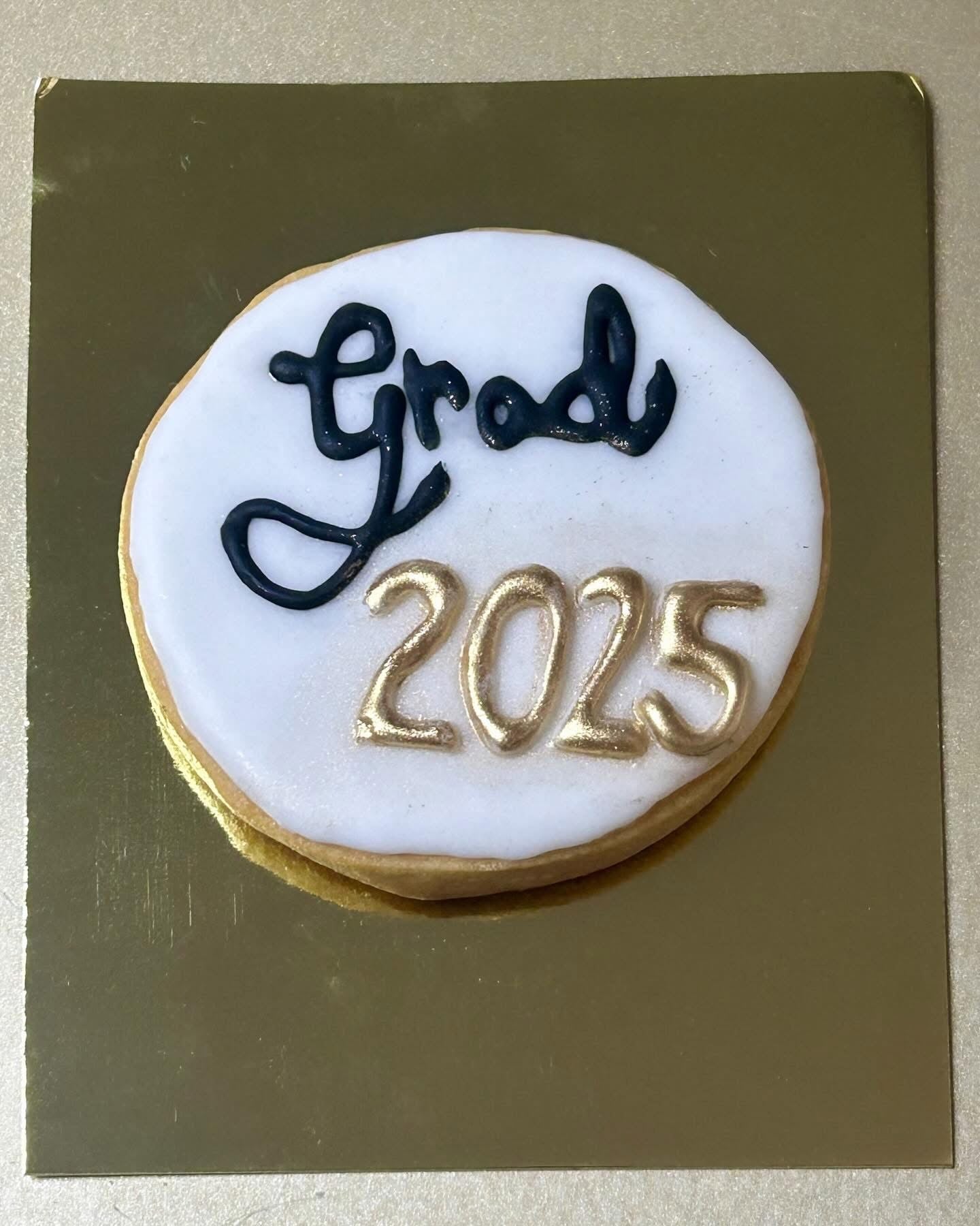 12 Grad Cookies